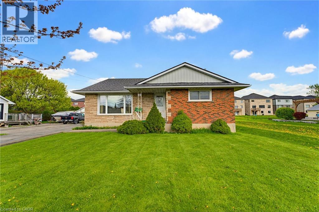 127 KING Street E, Hagersville