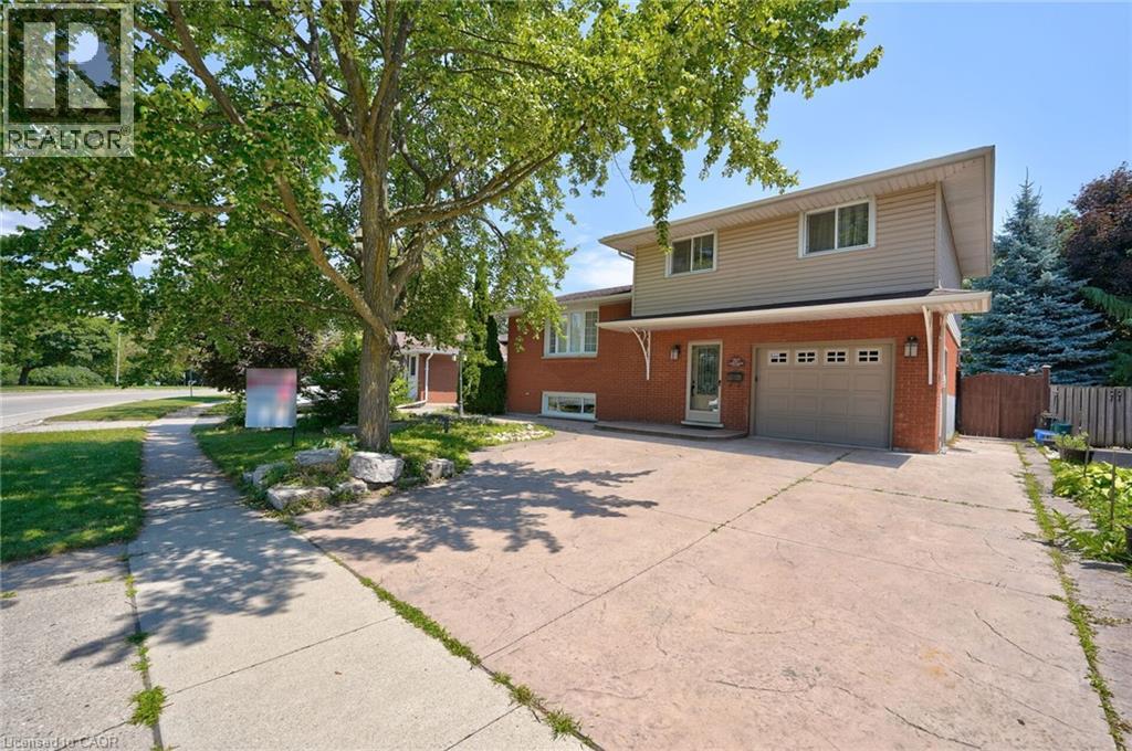 207 CHRISTOPHER Drive, Cambridge