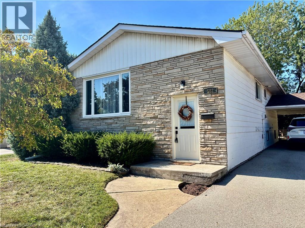 582 CHAMBERLAIN Road, Burlington