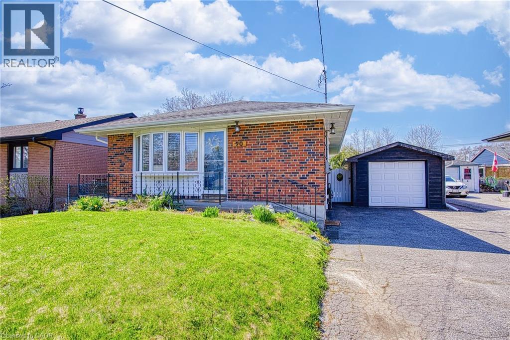 90 PRINCE CHARLES Drive, Georgetown
