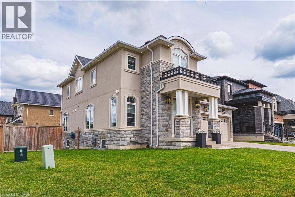 55 ROBARTS Drive, Ancaster