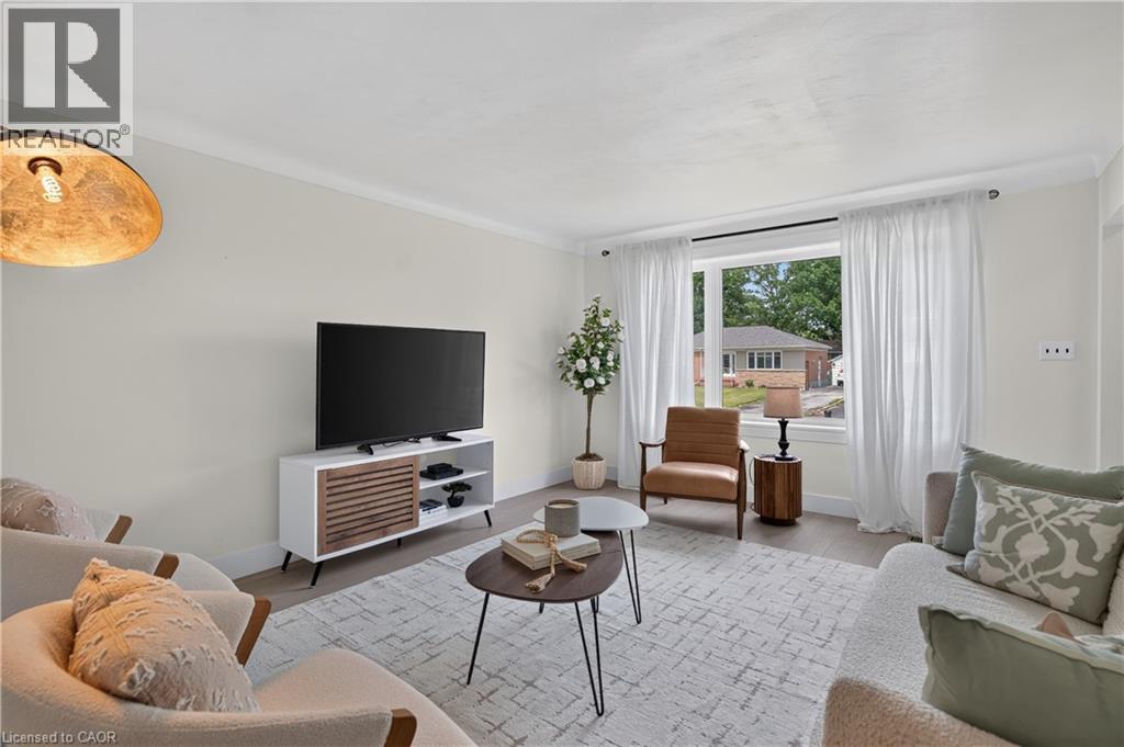 236 HAMMERSMITH Court, Burlington