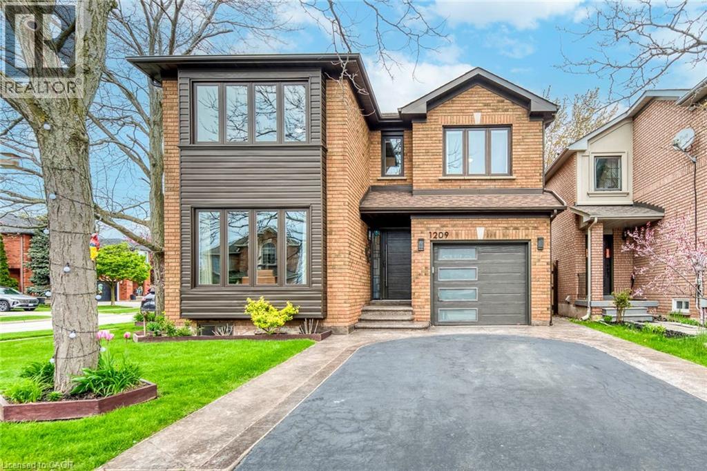 1209 OLD OAK Drive, Oakville