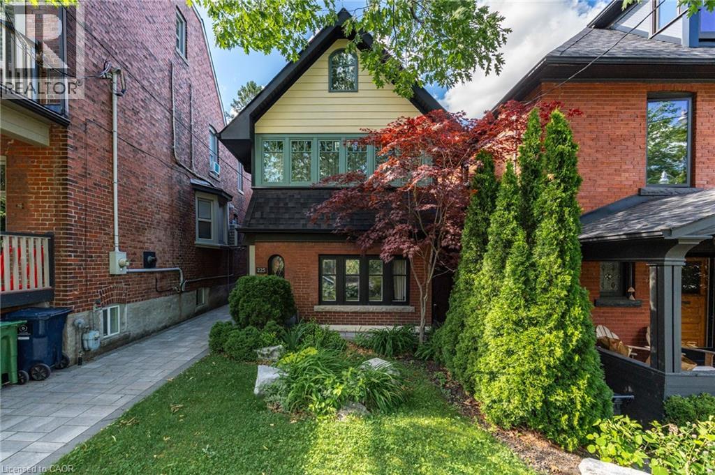 225 OAKMOUNT Road, Toronto
