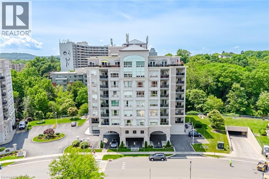 2000 CREEKSIDE Drive UnitNo. 707, Dundas
