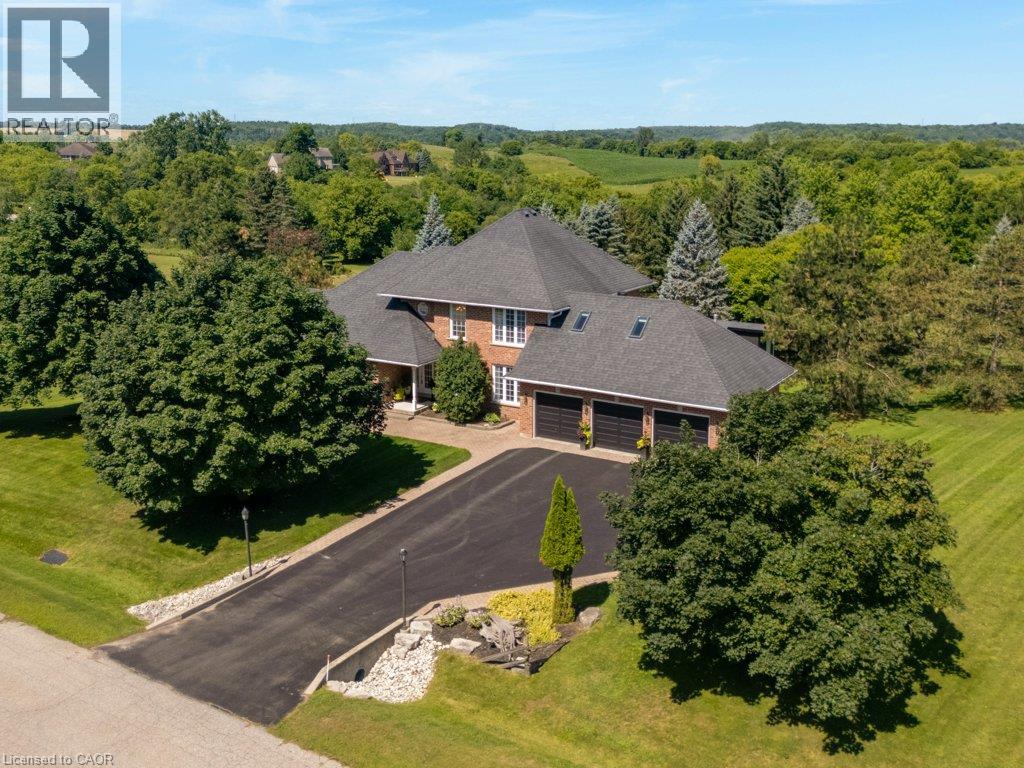 216 RED MAPLE Court, North Dumfries