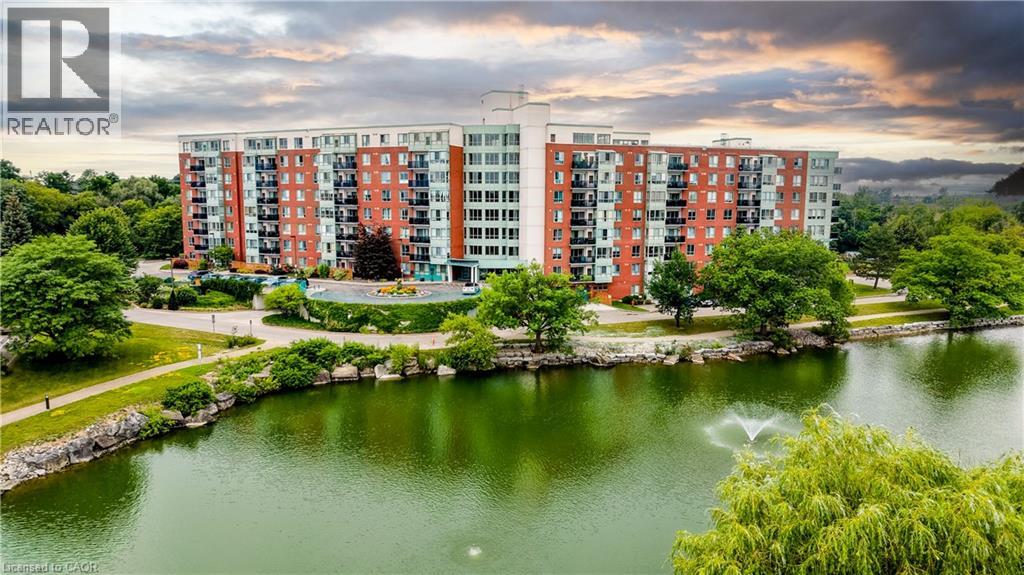 30 BLUE SPRINGS Drive UnitNo. PH14, Waterloo
