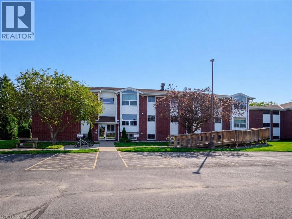 60 DONLY Drive S UnitNo. 206, Simcoe