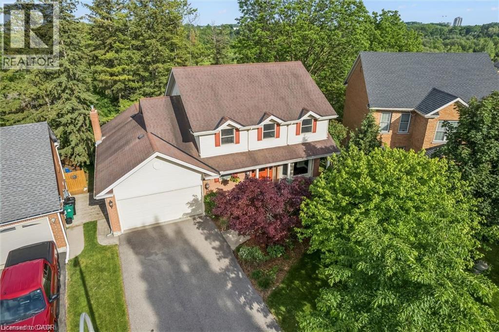 21 TINATAWA Court, Kitchener
