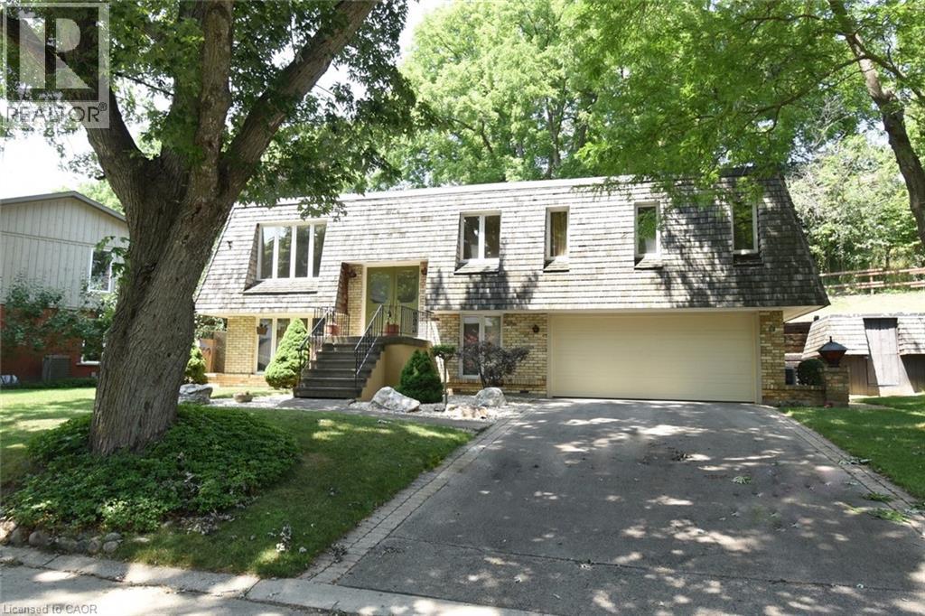 30 TERRACE Drive, Dundas