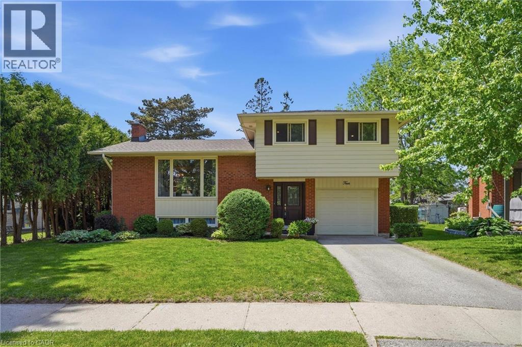 4 BRADLEY Place, Kitchener