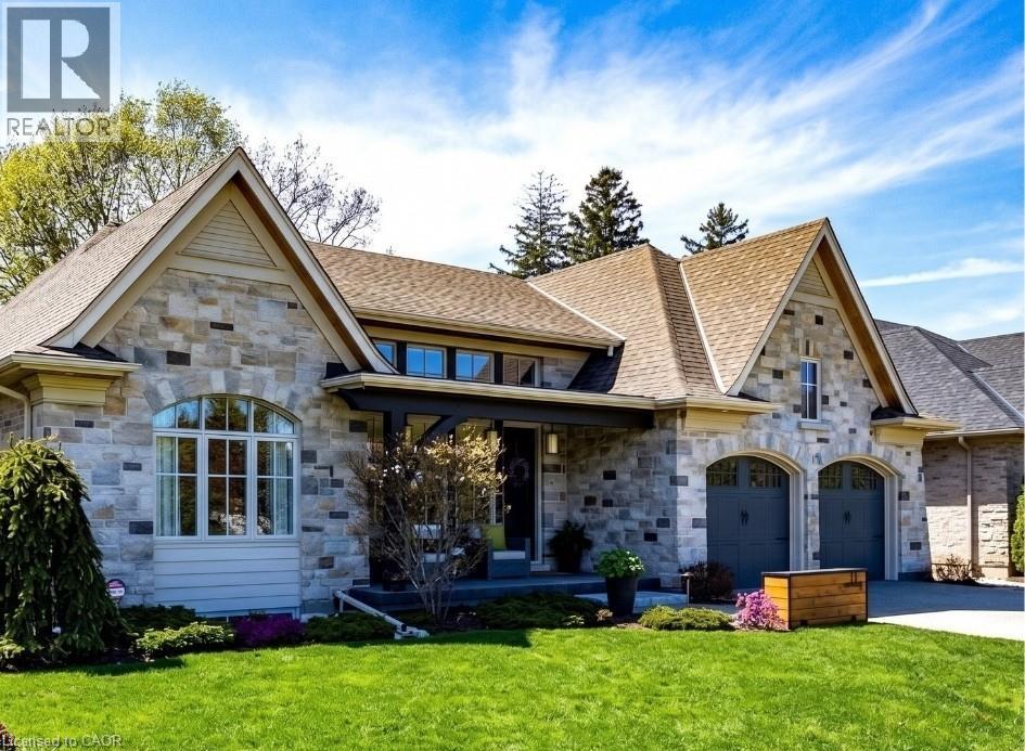 11 GREENLEAF Lane, Ancaster