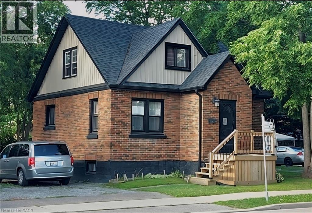 206 ROBINSON Street, Simcoe