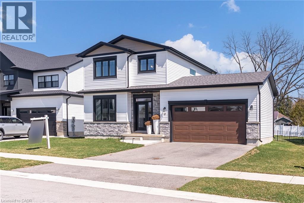 17 HELEN Court, Belmont