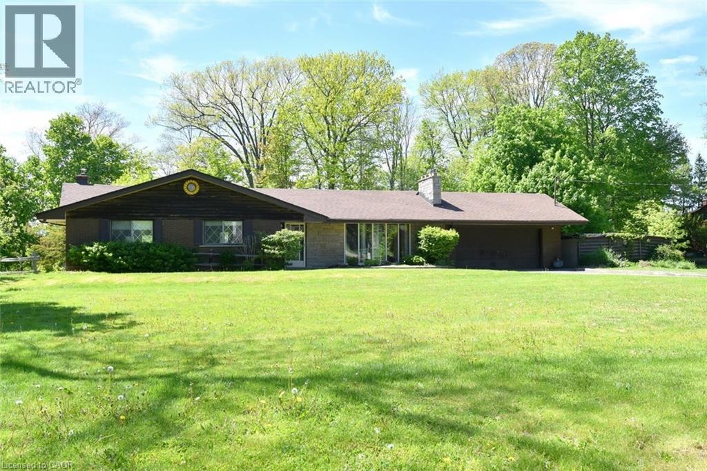 938 COURTLAND Drive, Ancaster
