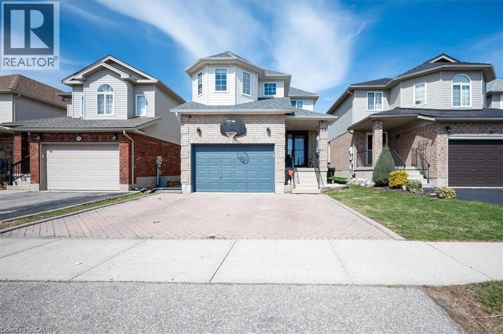 30 HEATHERWOOD Place, Kitchener