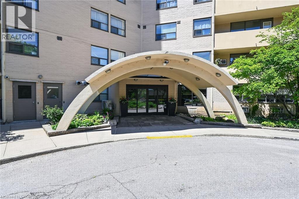 700 DYNES Road UnitNo. 101, Burlington