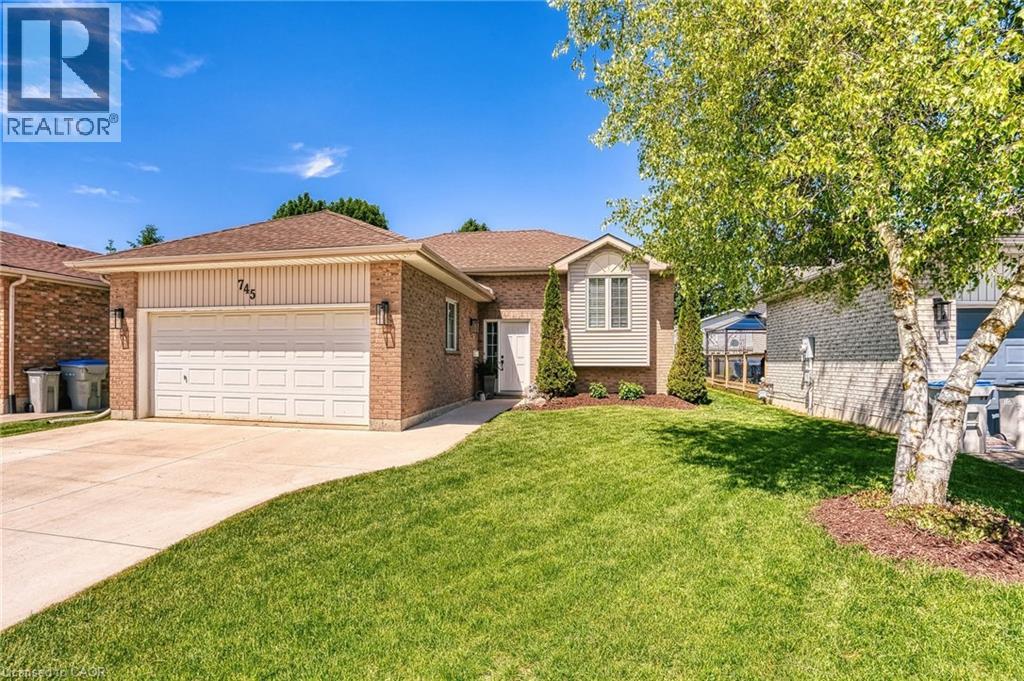 745 LAVERY Street, Listowel
