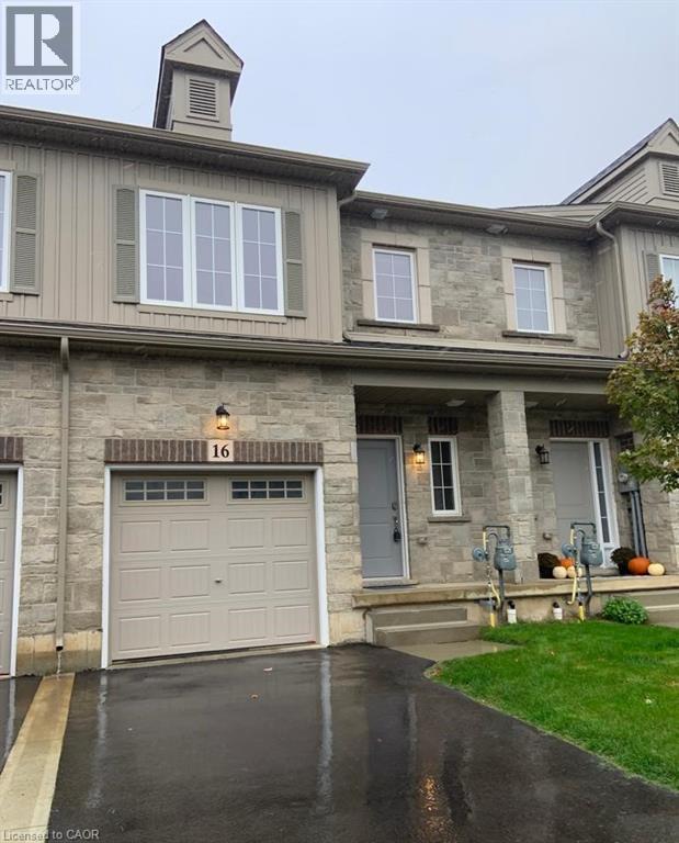 16 DAYMAN Drive, Ancaster