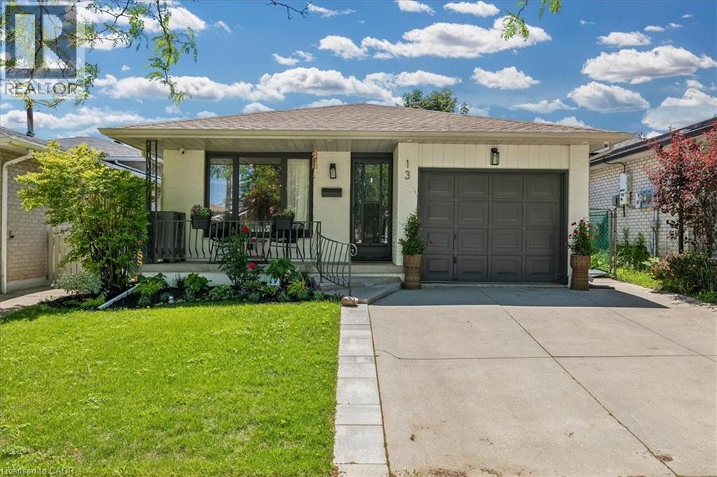 13 SALINA Place, Stoney Creek