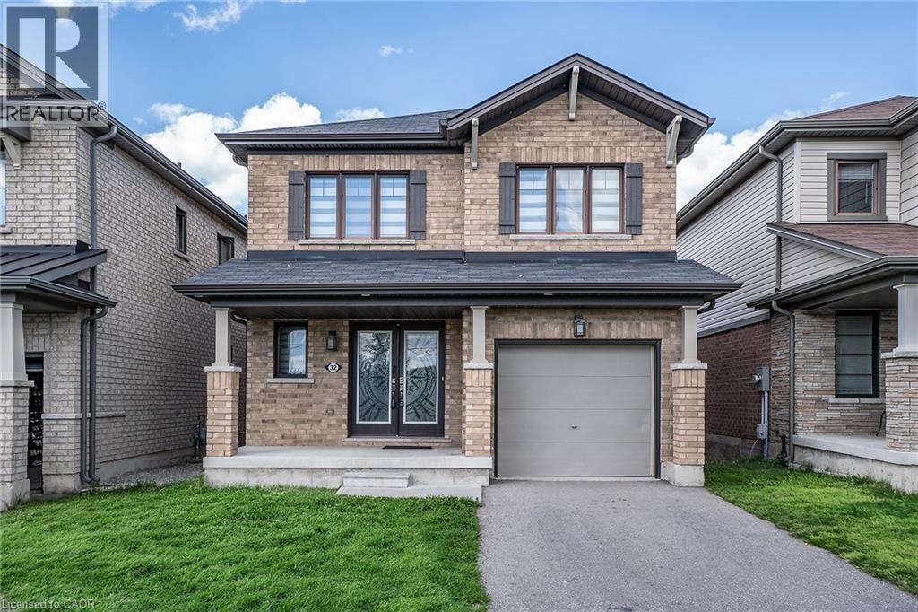 32 HEDGES Crescent, Stoney Creek