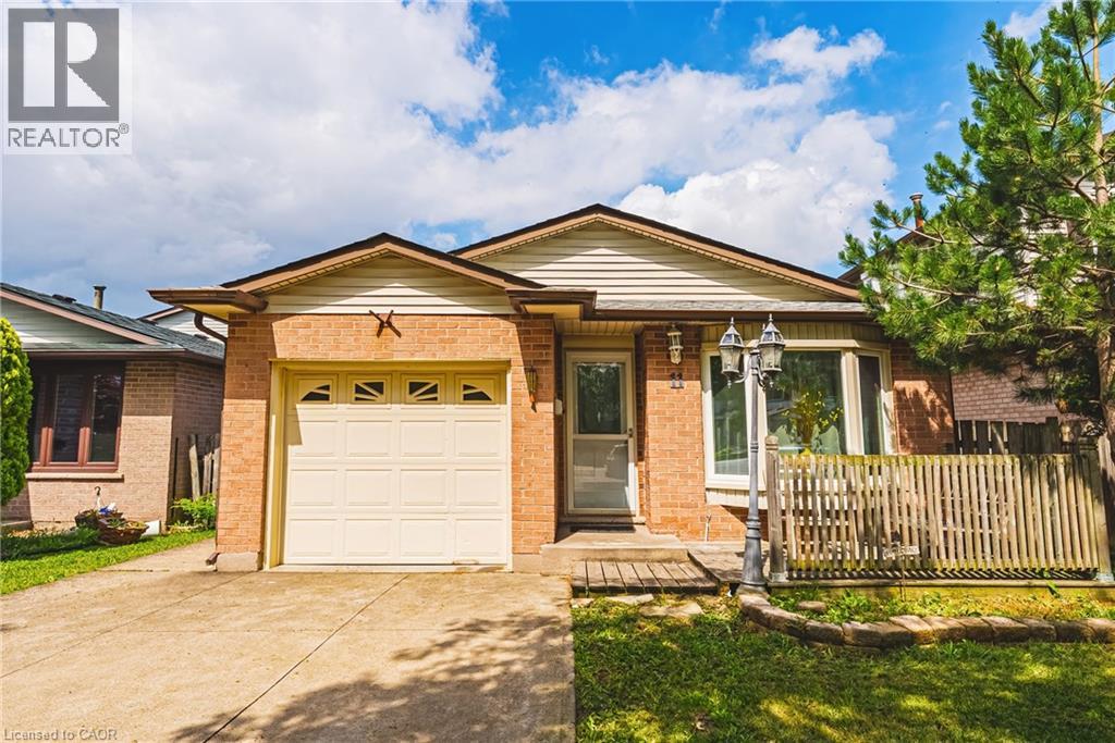 11 DRAKES Drive, Hamilton