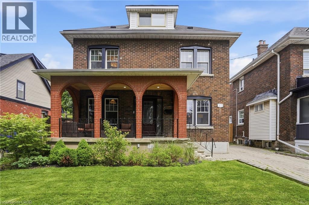 17 TUXEDO Avenue S, Hamilton