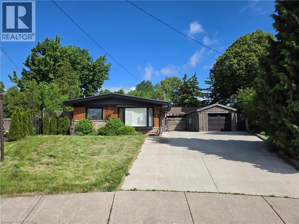 17 CARMEN Avenue, Hamilton