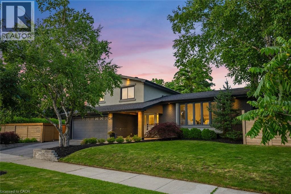 134 FAIRWOOD Place W, Burlington
