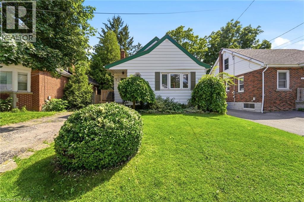 61 GLENMOUNT Avenue, Hamilton