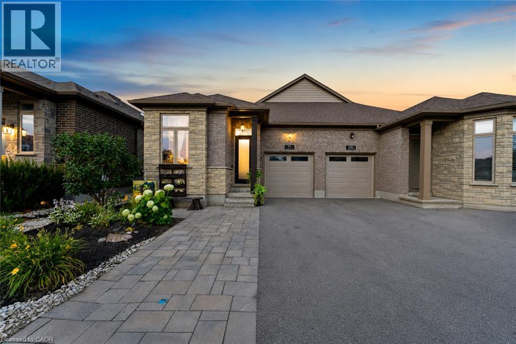 98 WOODBERRY Crescent, Elmira
