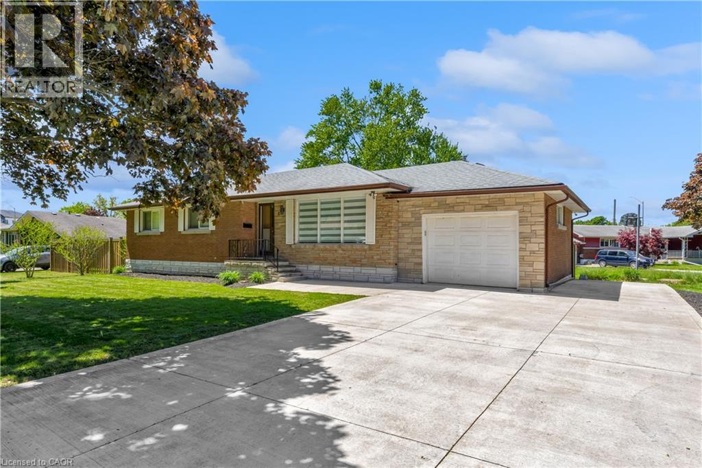 5 ARMOUR Drive, Welland