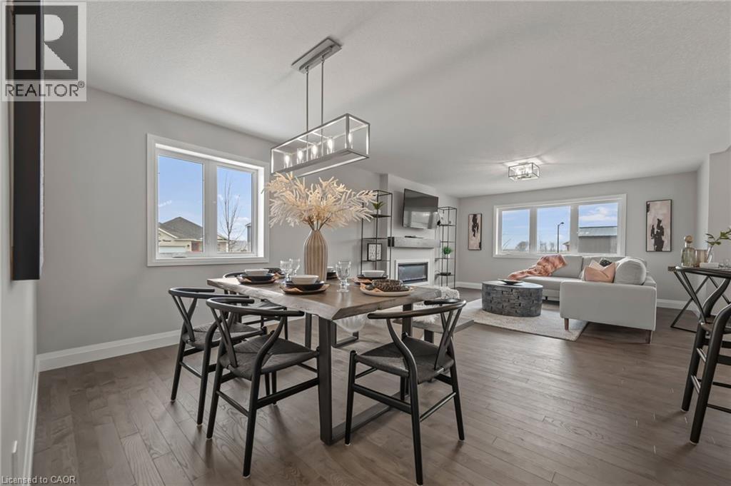 218 BRIDGE Crescent, Minto