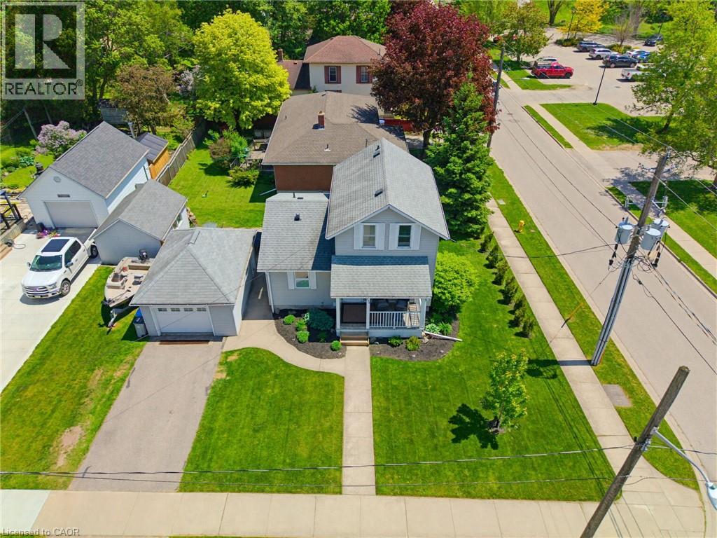 454 YORK Avenue N, Listowel