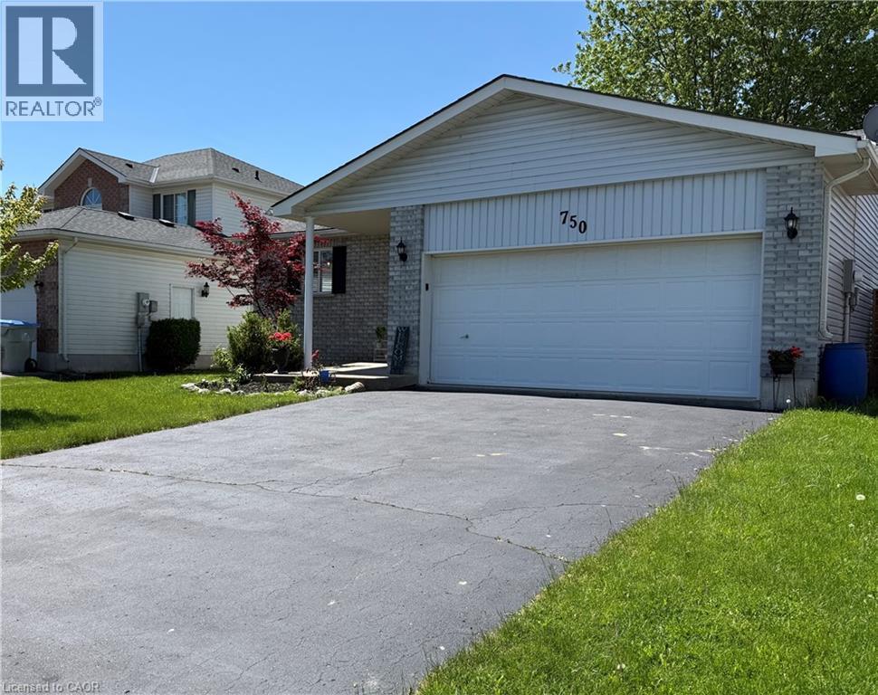 750 LAVERY Street W, Listowel
