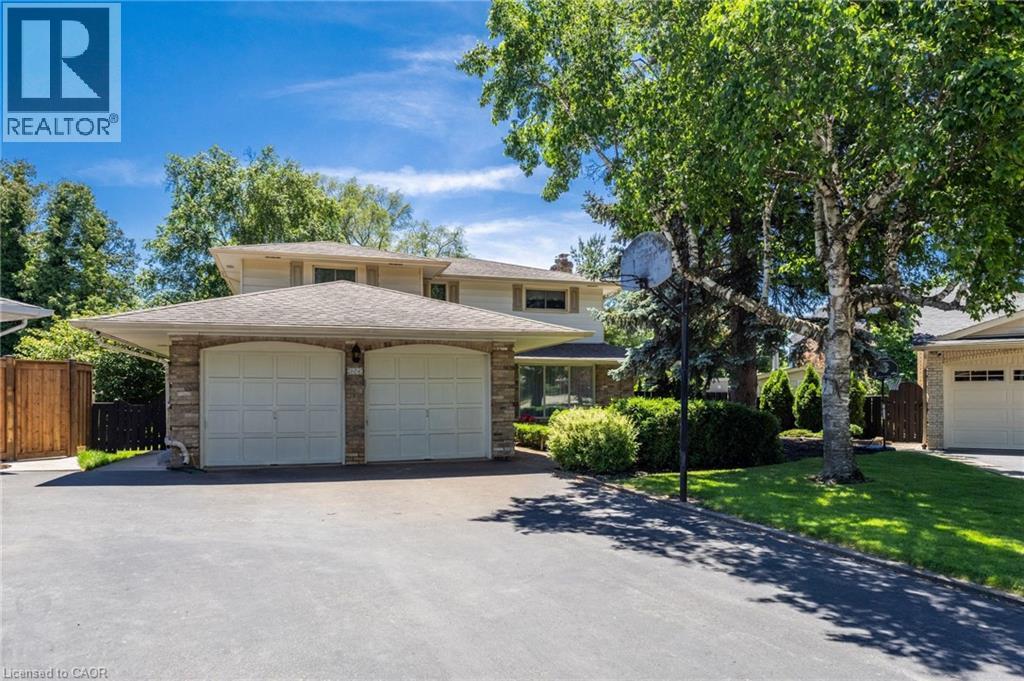 304 OAKWOOD Court, Burlington