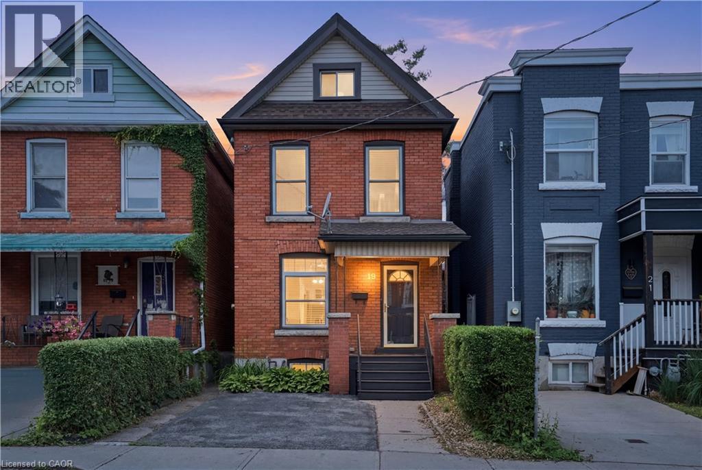 19 HUNTLEY Street, Hamilton