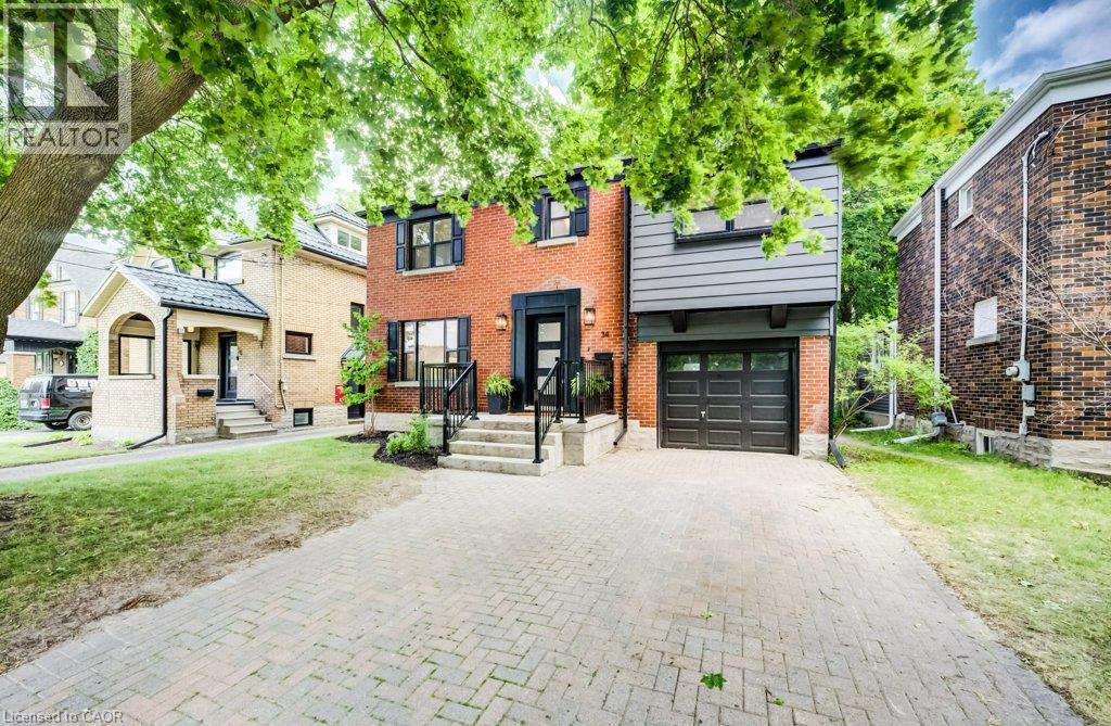 34 MOORE Avenue N, Waterloo