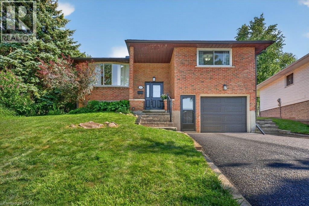 11 GRAYWOOD Court, Kitchener