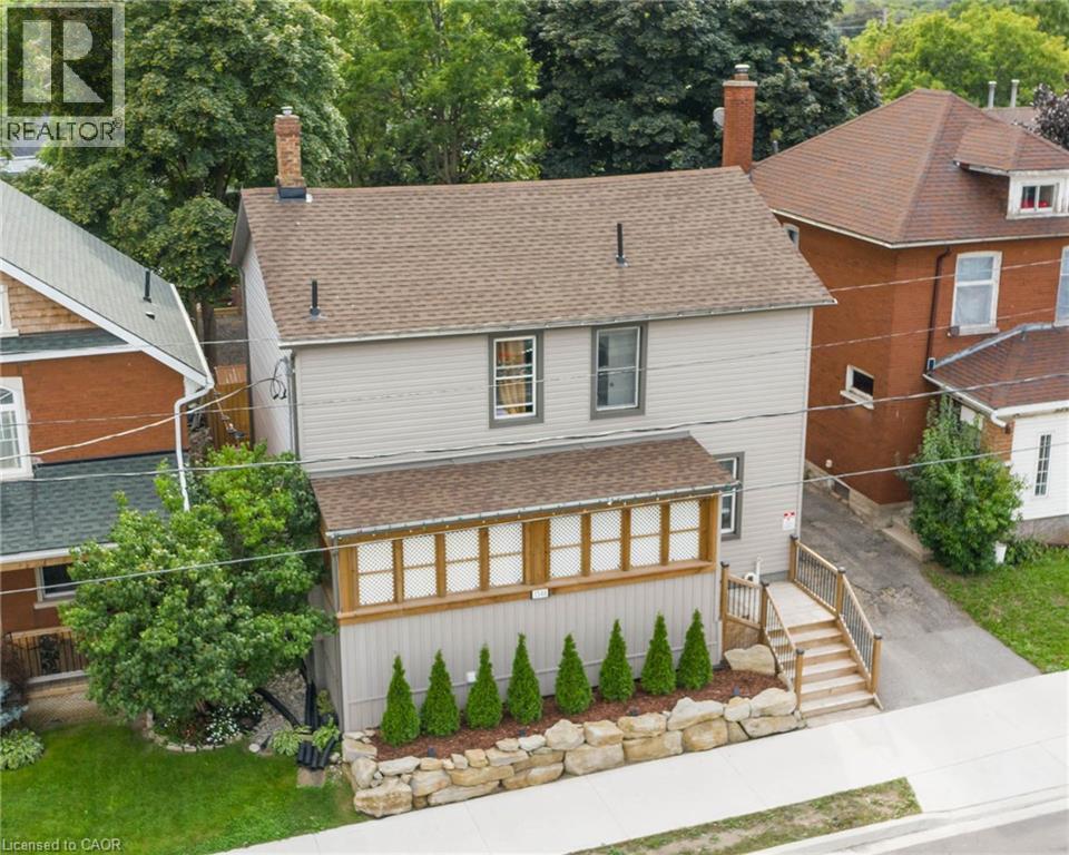 1346 KING Street E, Cambridge