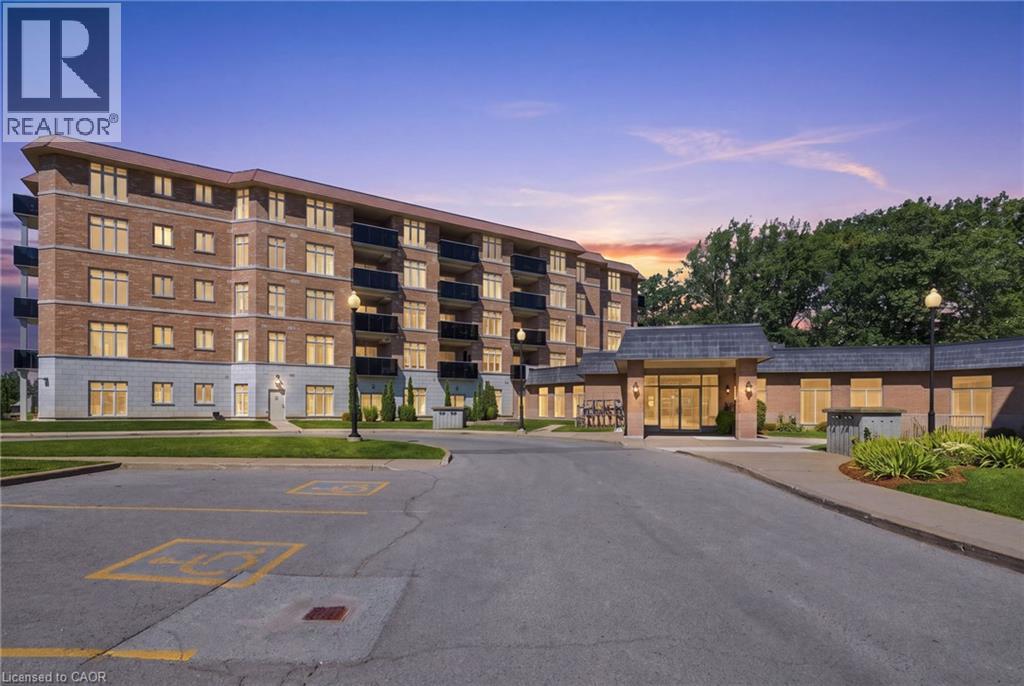 8111 FOREST GLEN Drive UnitNo. 521, Niagara Falls