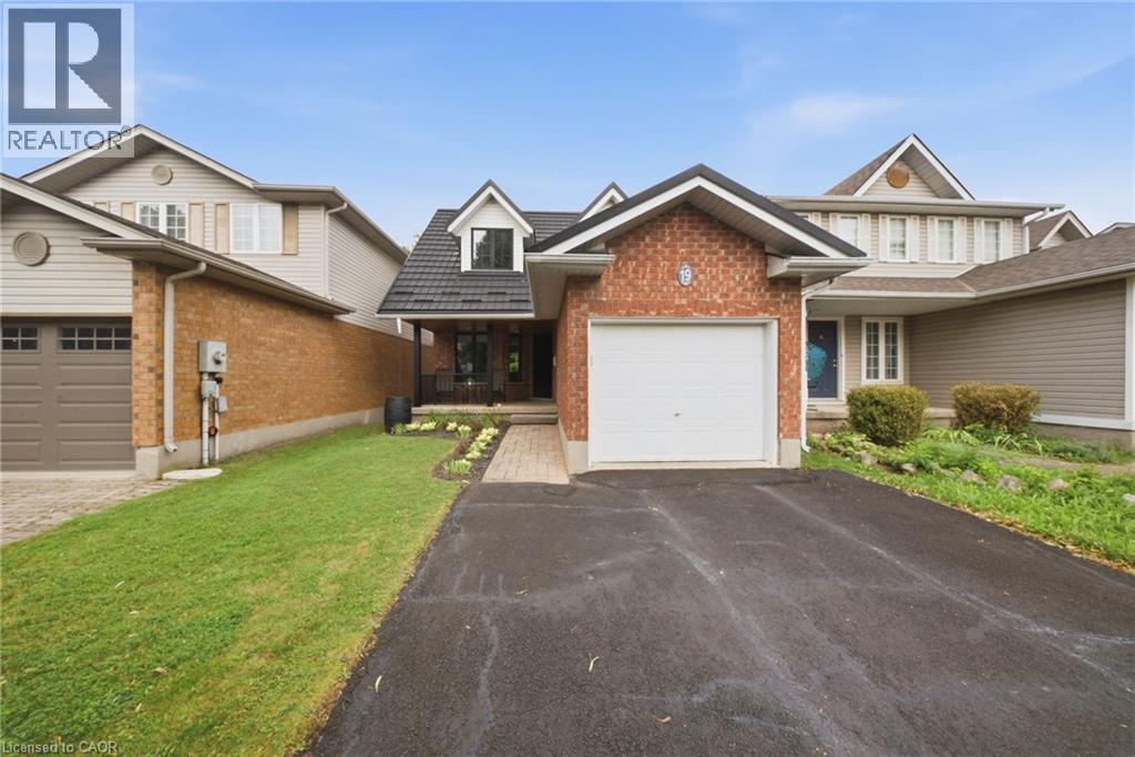 19 BOULDER Crescent, Guelph