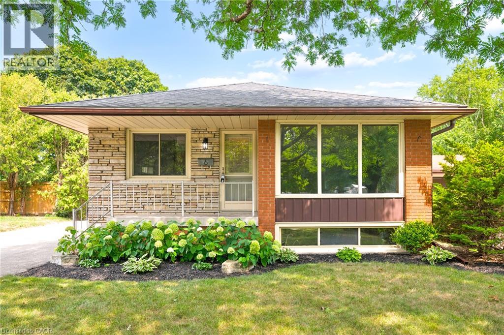6 ROBROY Court, Brantford