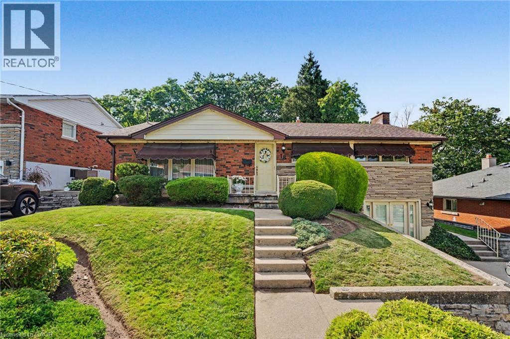 18 BATTLEFIELD Drive, Stoney Creek