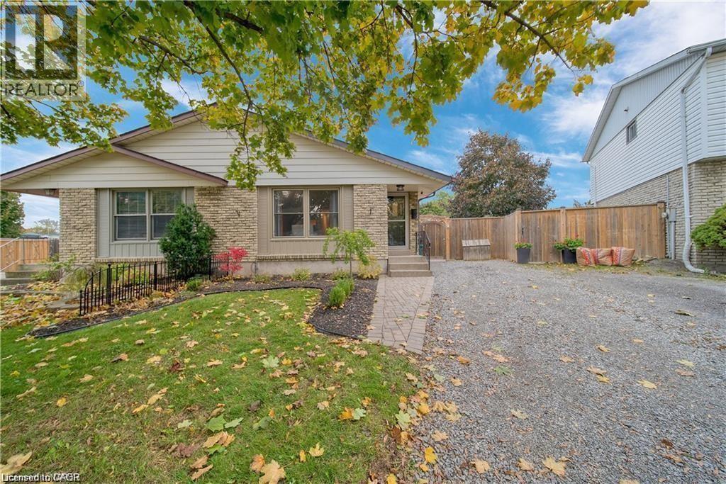6 BARDADYN Court, St. Catharines