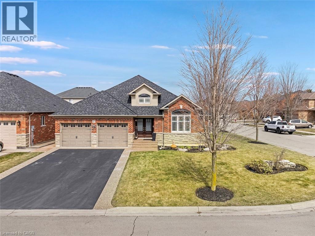 27 CARVER Drive, Binbrook
