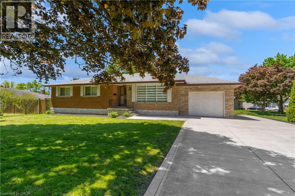 5 ARMOUR Drive, Welland