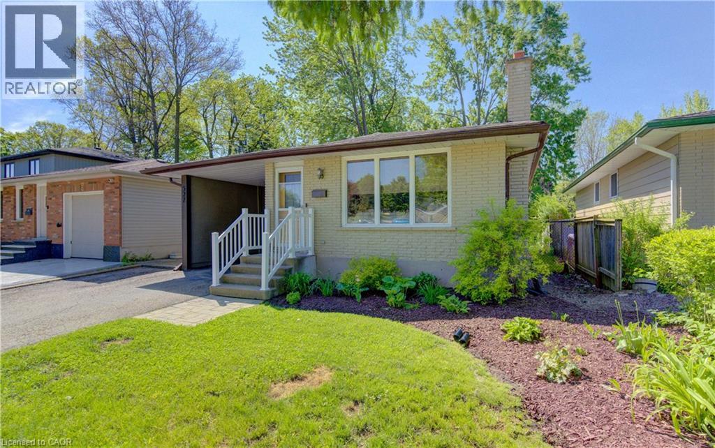 527 FALLINGBROOK Drive, Waterloo