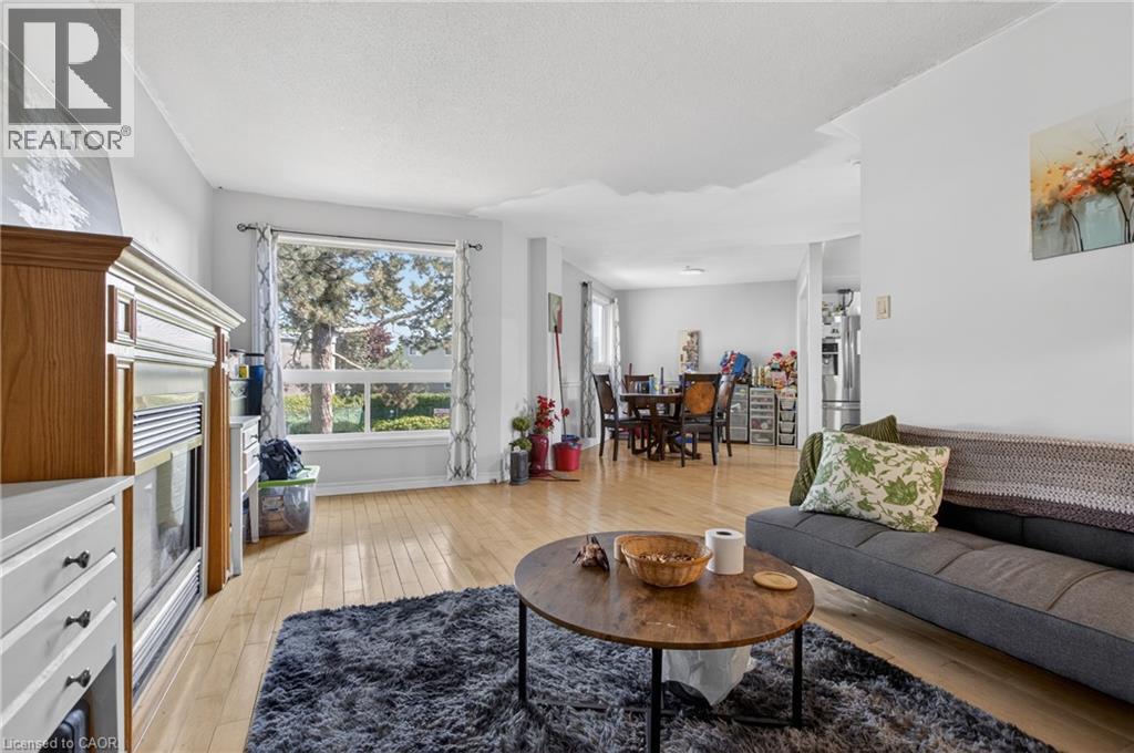 60 ELMSDALE Drive UnitNo. 37, Kitchener
