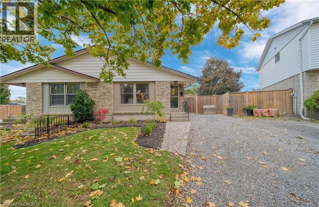 6 BARDADYN Court, St. Catharines